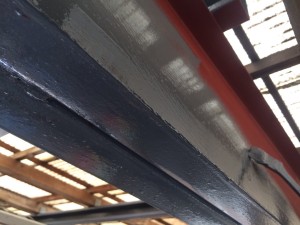 鉄骨塗装の上塗り1回目