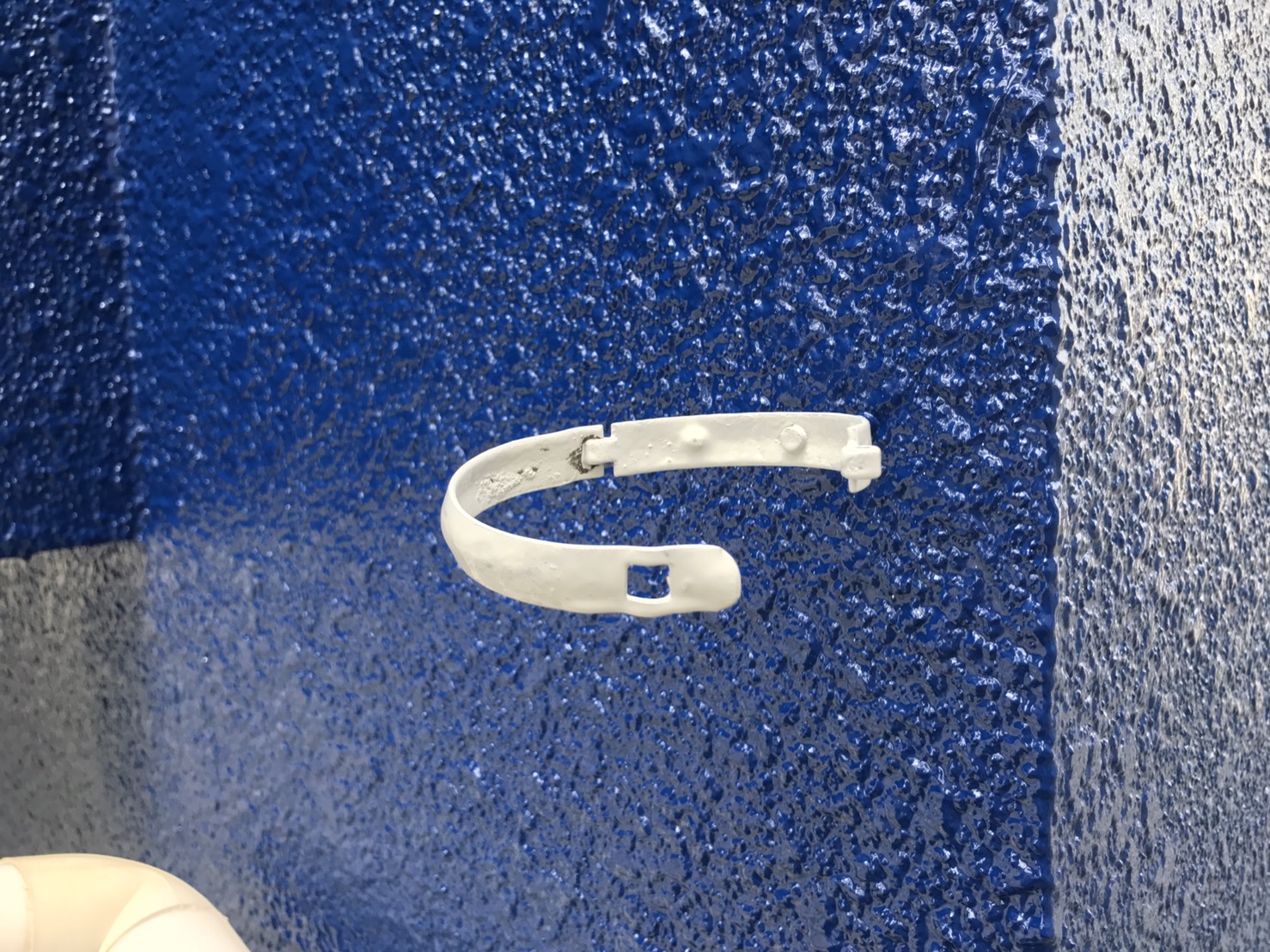 縦樋の金具部分の錆止め