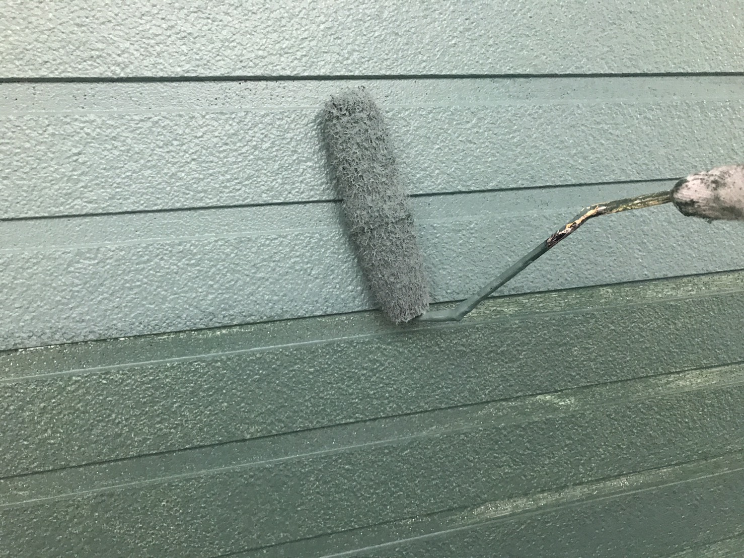 外壁の上塗り2回目