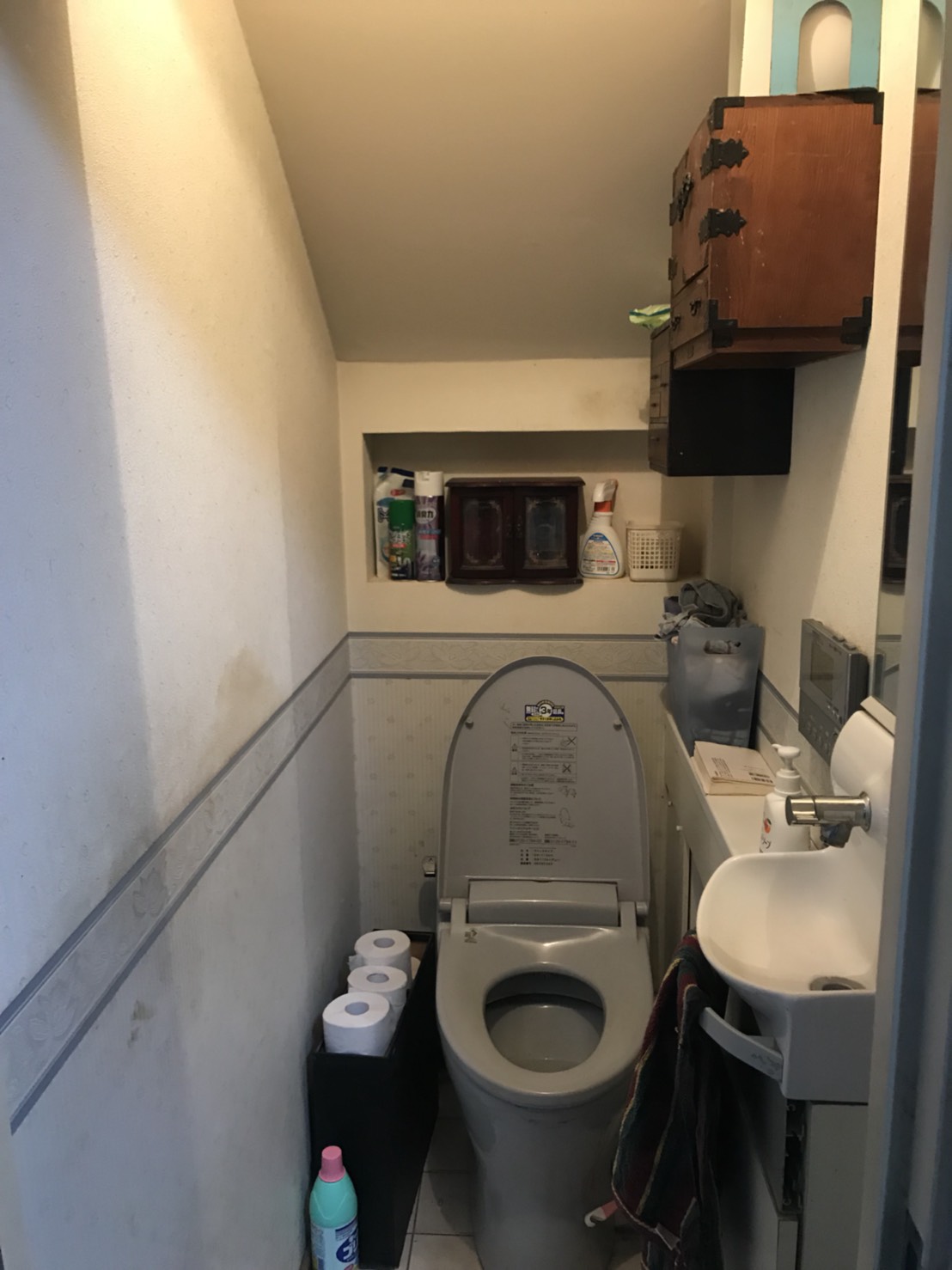 トイレの内装リフォーム（クロス張り替え）