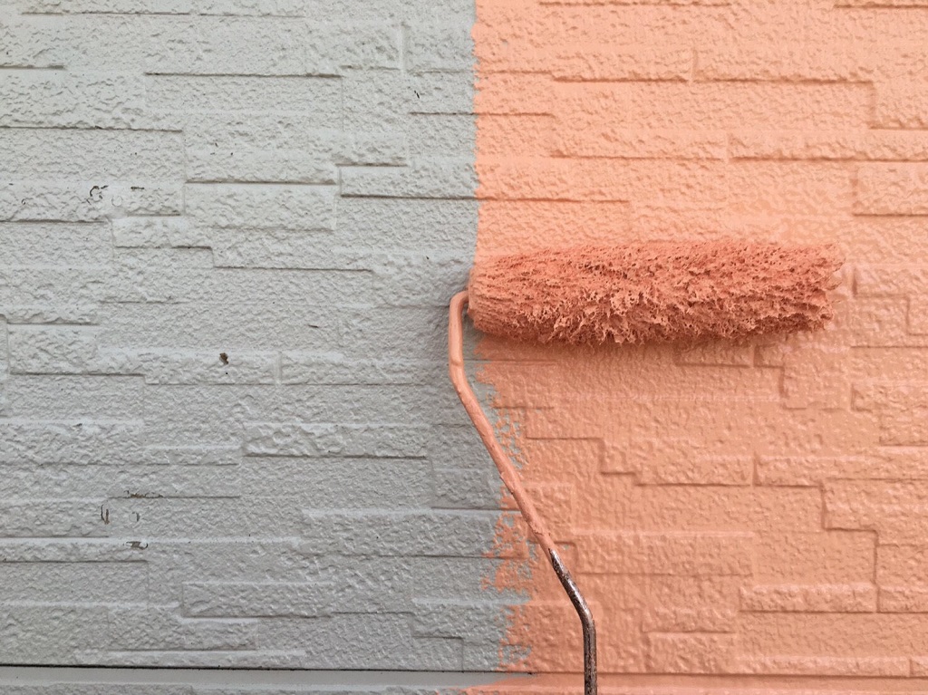 外壁の中塗り中