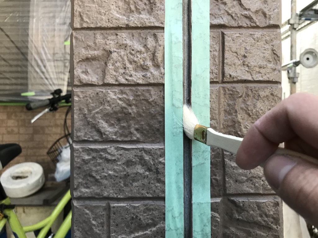 撤去後の下塗り作業