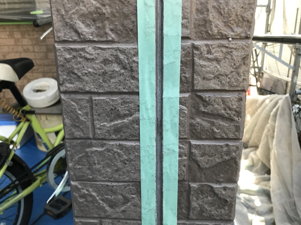 外壁のコーキング(シーリング)撤去