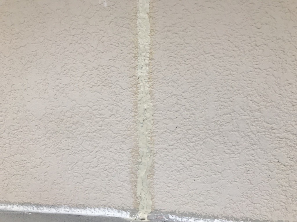 ひび割れ（クラック）補修完了