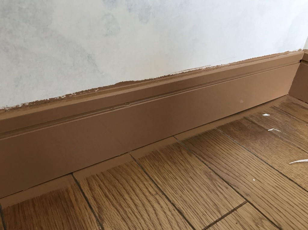 内装（巾木）の塗装後