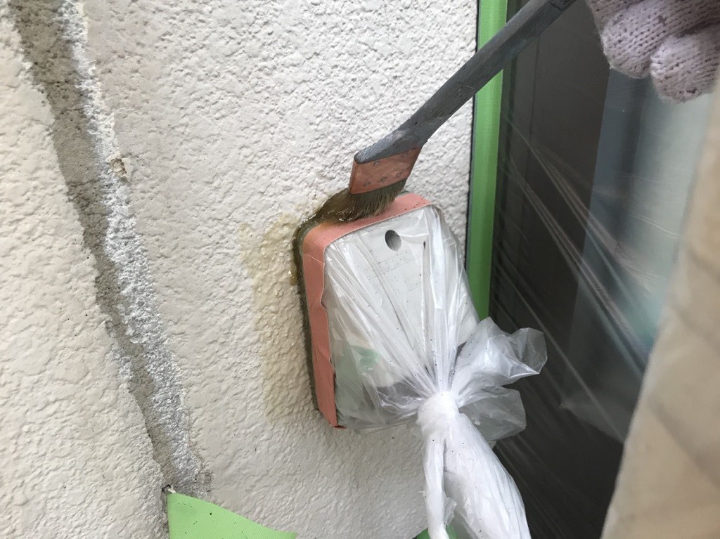 付帯部の下塗り中