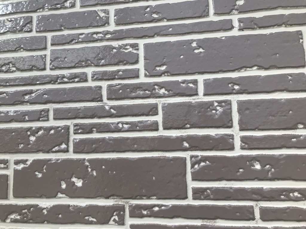 本物のサイディングのような壁面