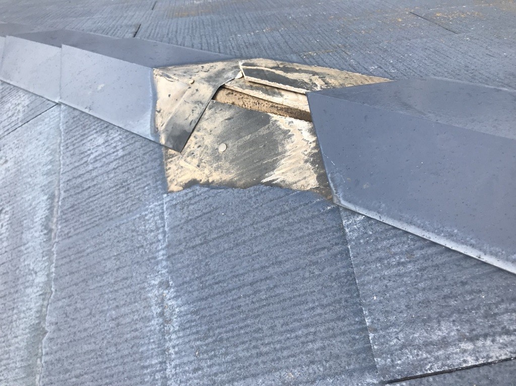 屋根板金補修前
