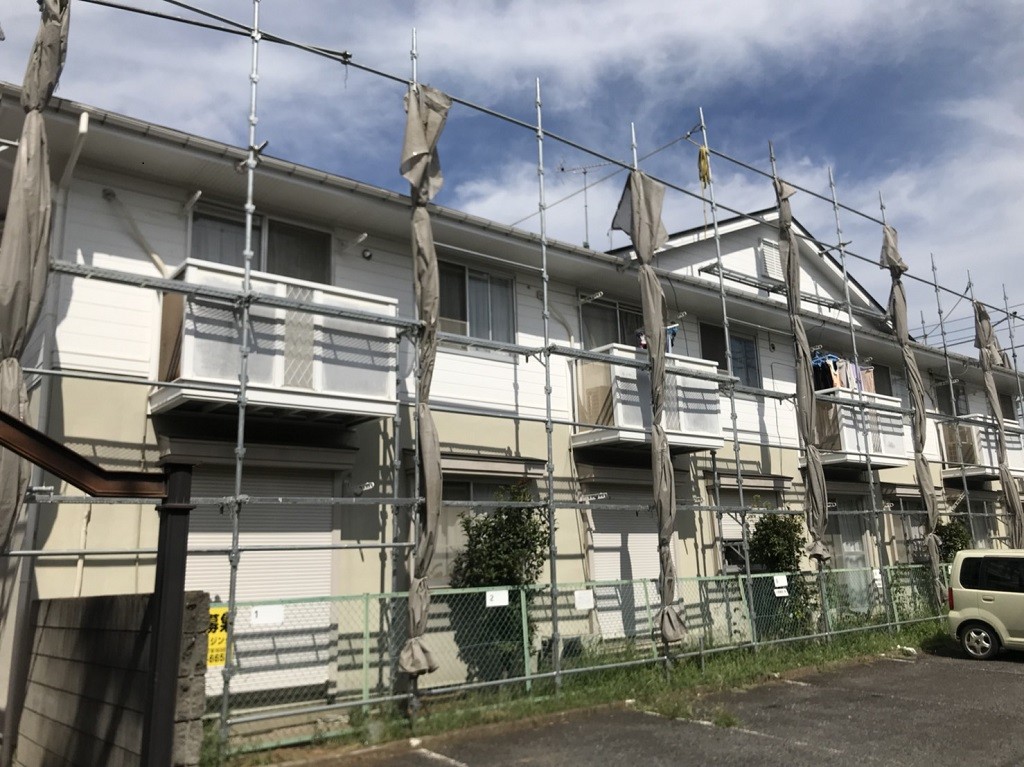 足場の組み立てメッシュシート養生