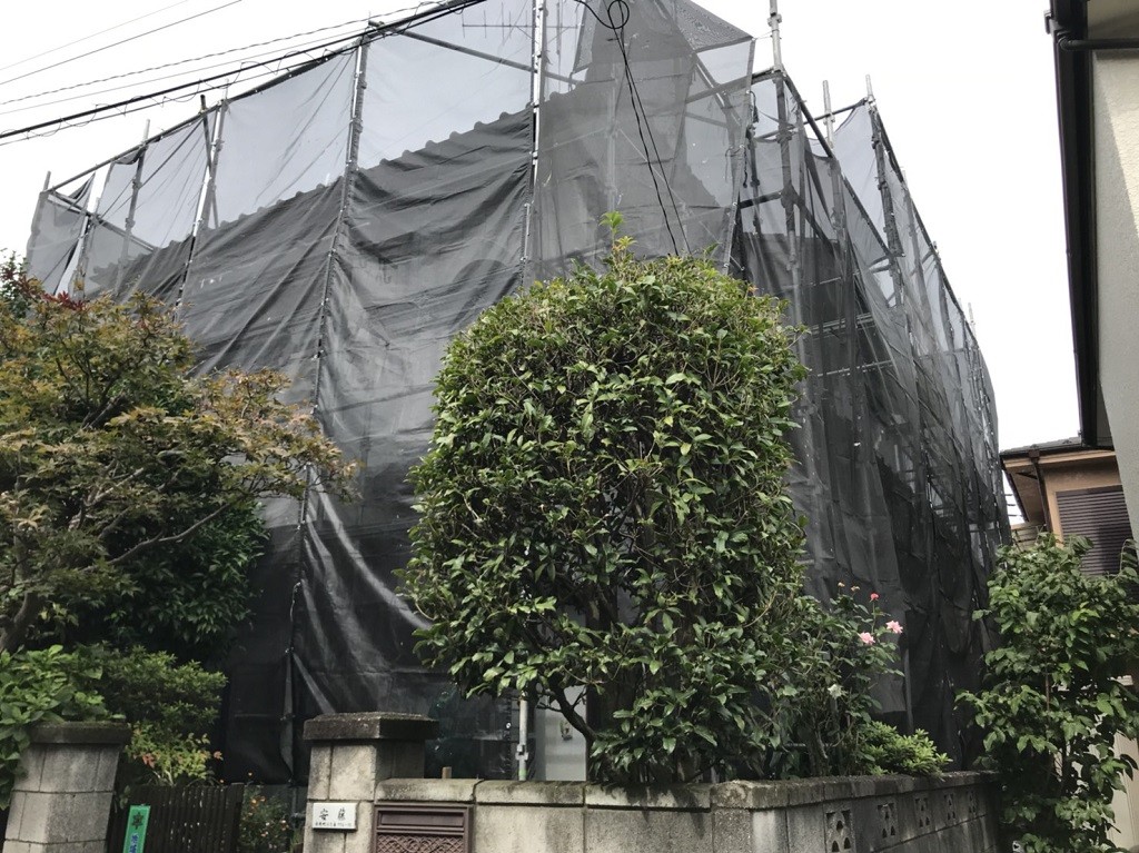 仮設足場の組み立て工事