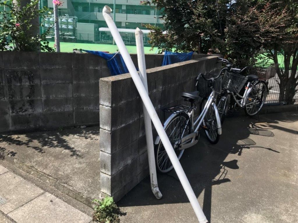 外れた雨樋