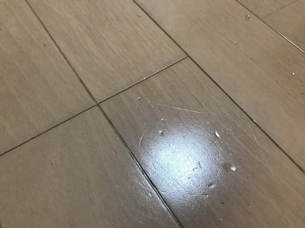 へこんだ床