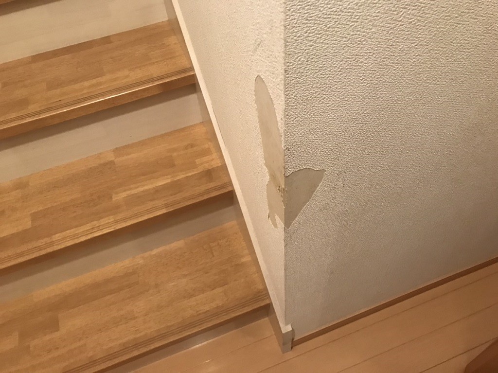 剥がれたクロス