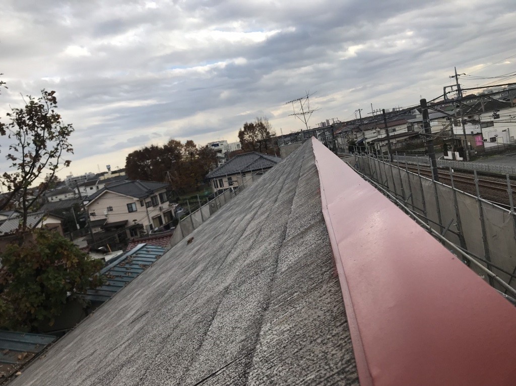 屋根の棟板金の塗装