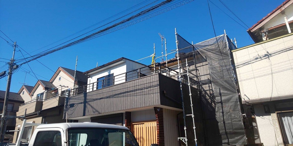 仮設足場の組み立て工事