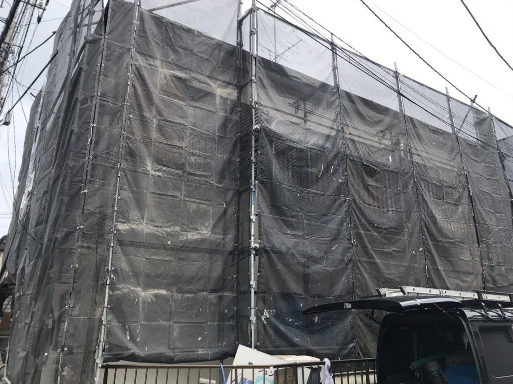 仮設足場の組み立て工事