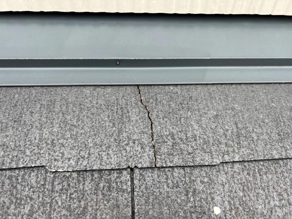 屋根材のひび割れ