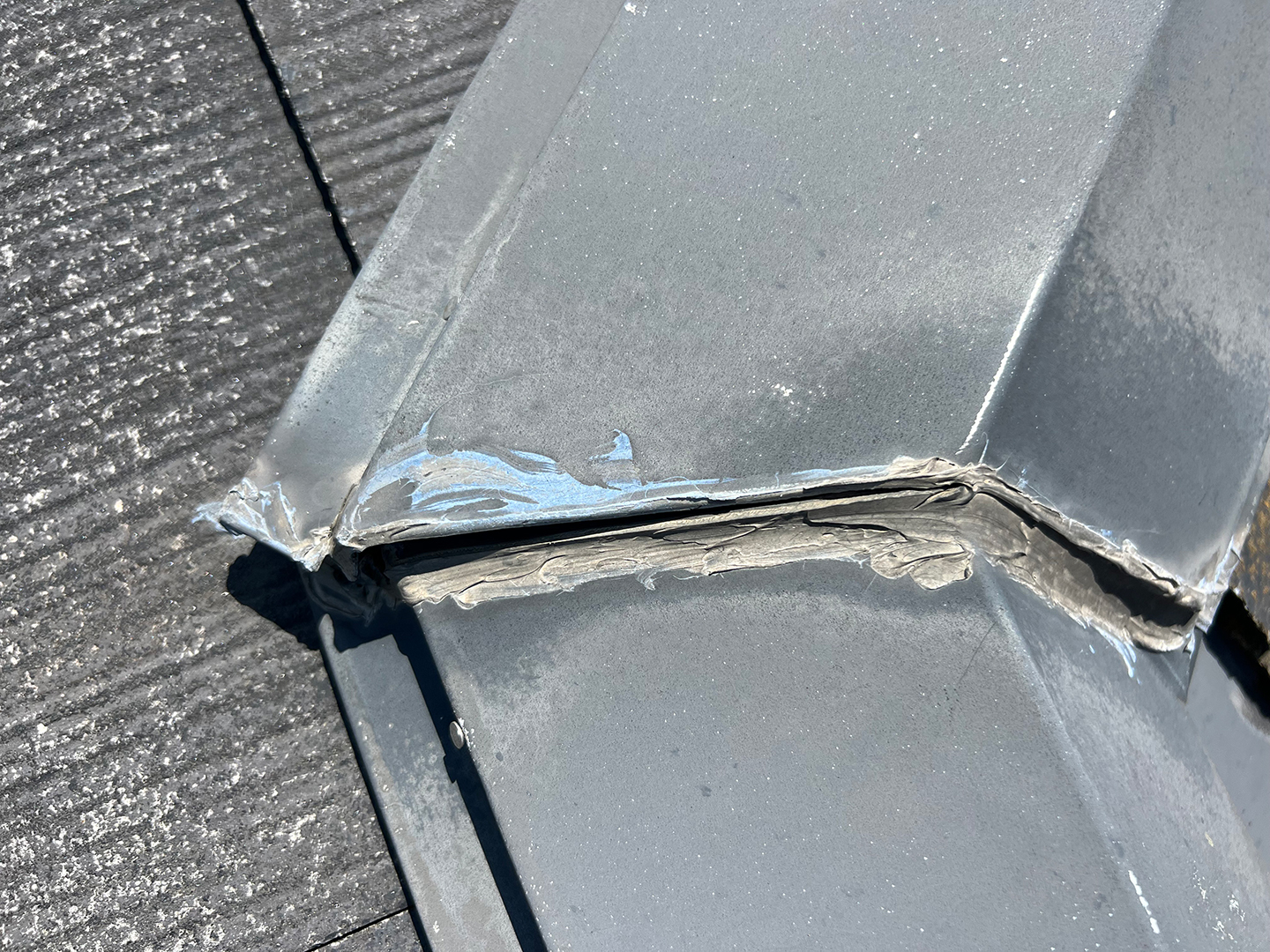 棟板金の浮き・釘抜け